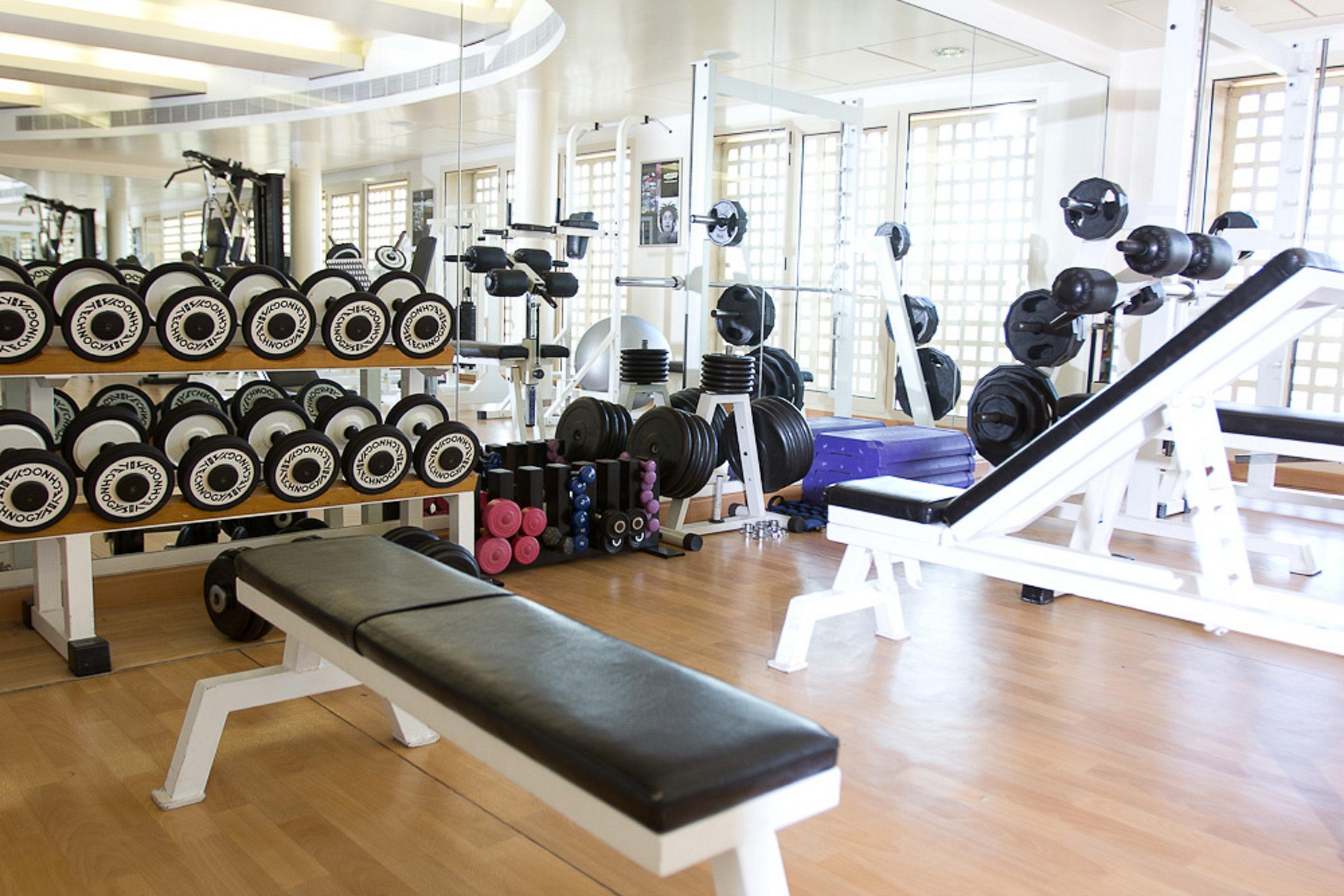 Gefinor Rotana - Beirut Hotel Ngoại thất bức ảnh A typical gym